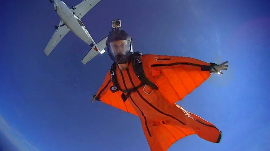 Mengenal Olahraga Ekstrem: Wingsuit Flying